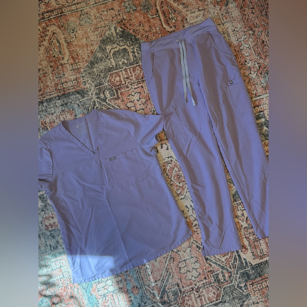 Lilac size M top and bottom Figs Scrub set